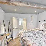 公寓 1 Bedroom Lovely In