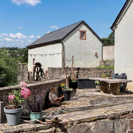 1 Bedroom Lovely In Apartment