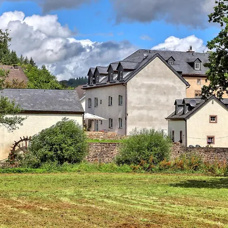 Apartment 1 Bedroom Lovely In *