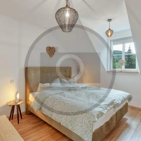 1 Bedroom Lovely In Apartment *