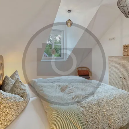 Apartment 1 Bedroom Lovely In *