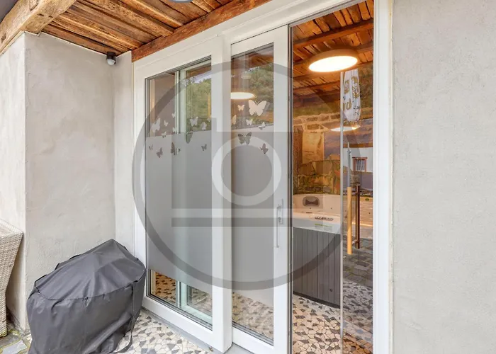 1 Bedroom Lovely In *