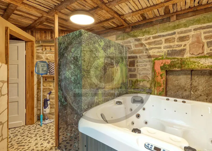 1 Bedroom Lovely In アパート